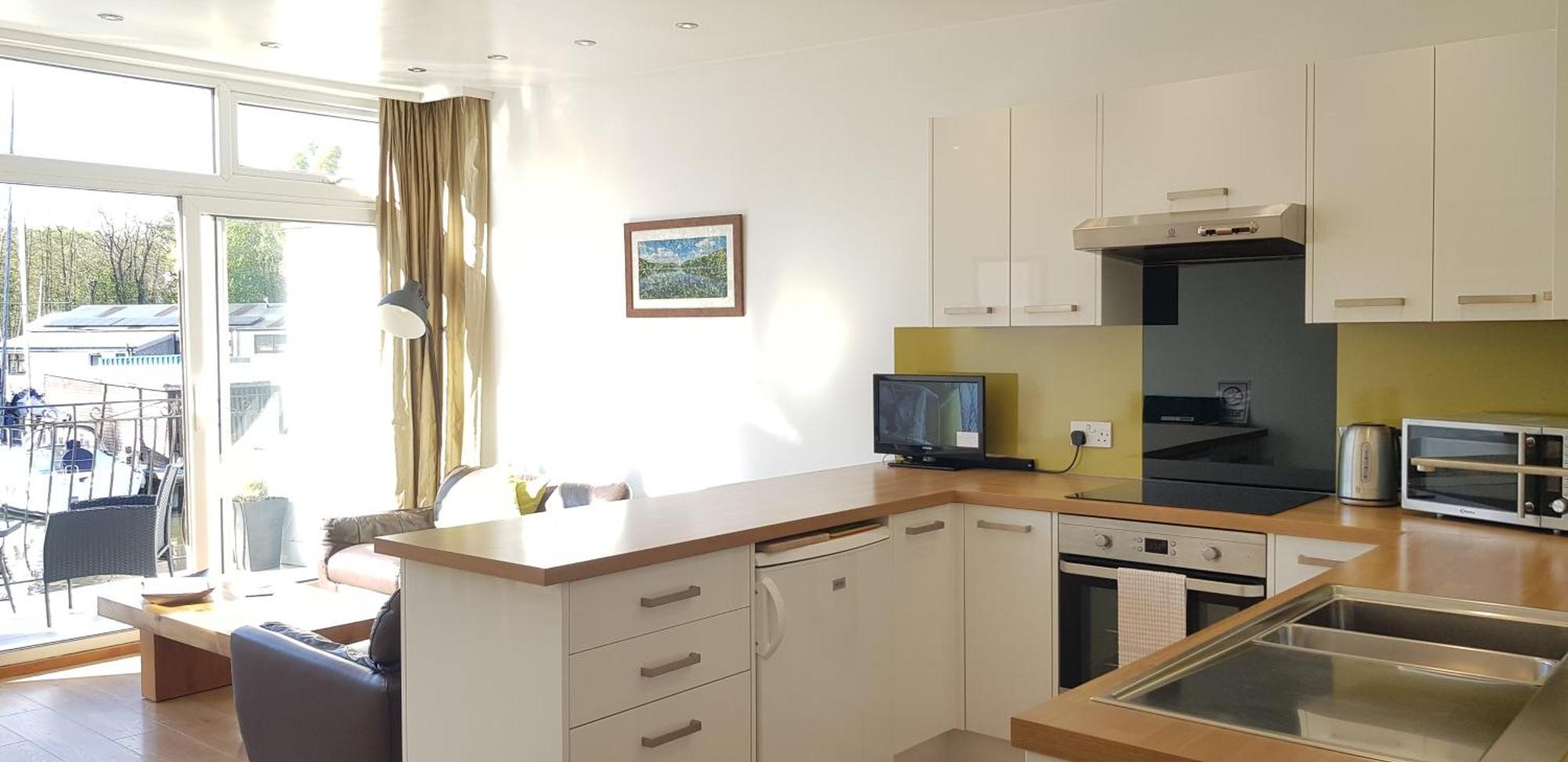 Marina Boathouse, Lake Windermere Lets โบว์เนส ออน วินเดอเมียร์ ภายนอก รูปภาพ