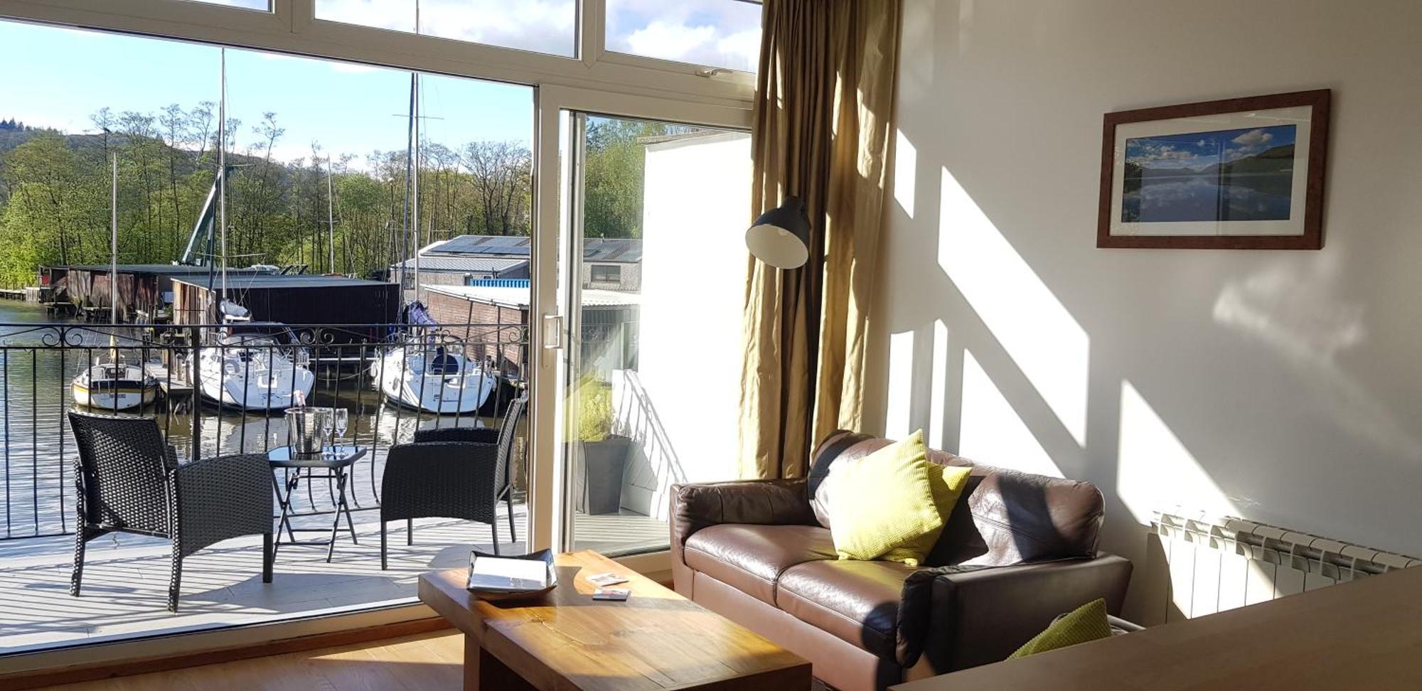 Marina Boathouse, Lake Windermere Lets โบว์เนส ออน วินเดอเมียร์ ภายนอก รูปภาพ