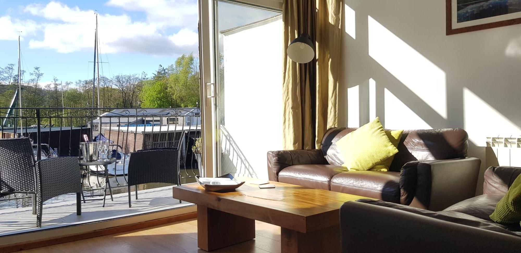 Marina Boathouse, Lake Windermere Lets โบว์เนส ออน วินเดอเมียร์ ภายนอก รูปภาพ