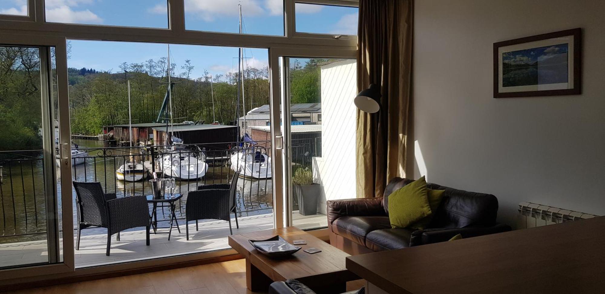 Marina Boathouse, Lake Windermere Lets โบว์เนส ออน วินเดอเมียร์ ภายนอก รูปภาพ